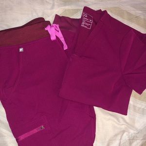 Figs scrub set in Dark Magenta